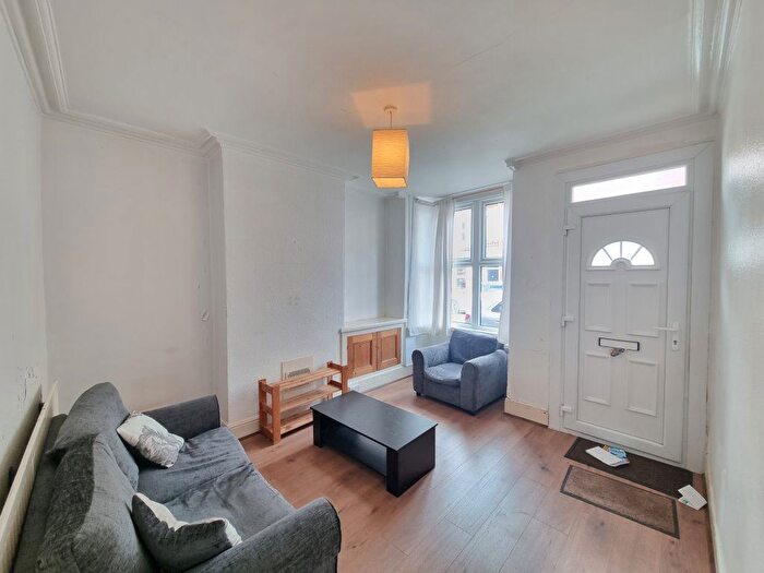 2 Bedroom Terraced House To Rent In Cradock Road, Leicester, LE2