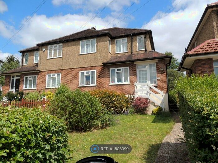 2 Bedroom Flat To Rent In Alandale Drive, Pinner, HA5