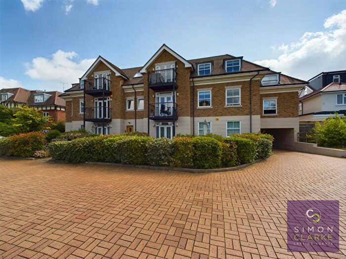 2 Bedroom Apartment To Rent In Holders Hill Road, Mill Hill, NW7