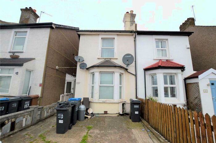 2 Bedroom Maisonette To Rent In Whitehorse Lane, London, SE25