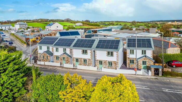 3 Bedroom Detached House For Sale In Longdowns, Penryn, TR10