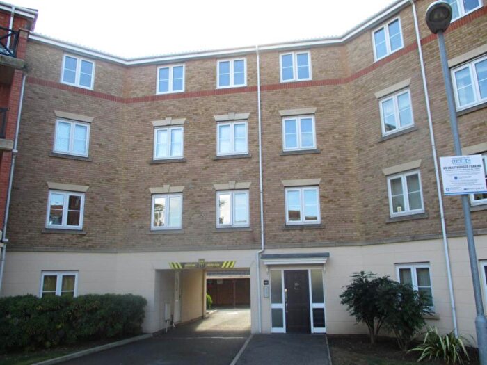 2 Bedroom Flat To Rent In Retort Close, Southend On Sea, SS1