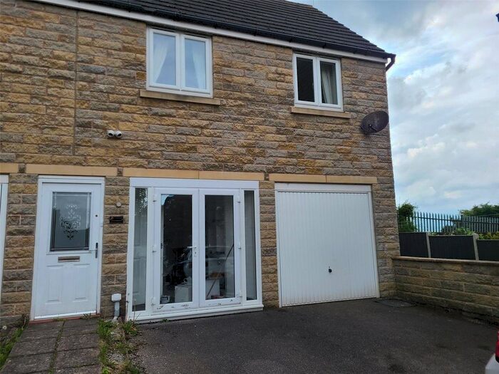 2 Bedroom Detached House To Rent In Highfield Chase, Dewsbury, West Yorkshire, WF13
