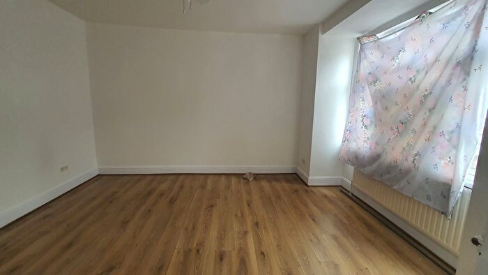 5 Bedroom Terraced House To Rent In Bedford Road, London, E6