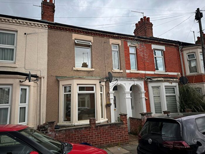 3 Bedroom Terraced House To Rent In St James Park Road, Northampton, NN5