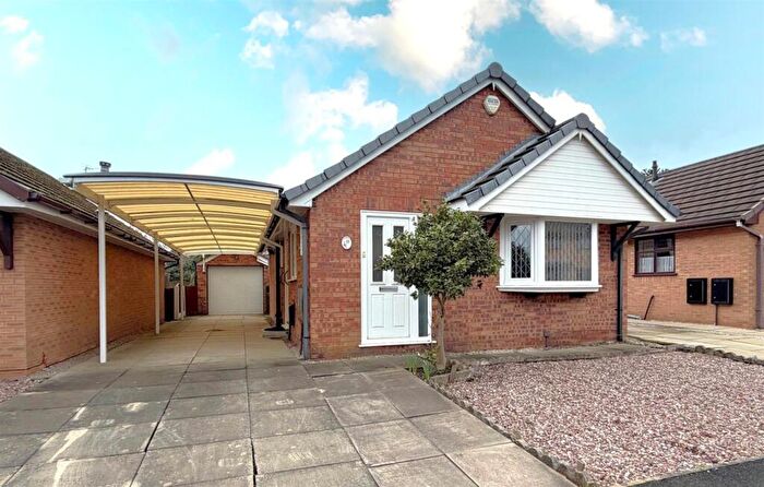 2 Bedroom Detached Bungalow For Sale In The Hoskers, Westhoughton, Bolton, BL5