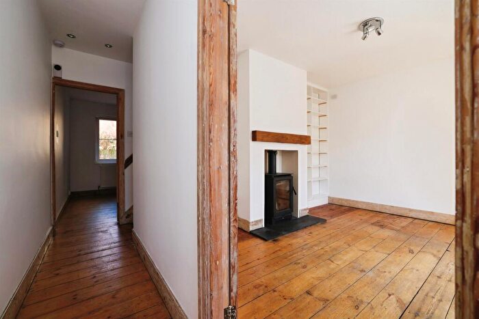 3 Bedroom Terraced House For Sale In Kingsland Road, Salisbury, SP2