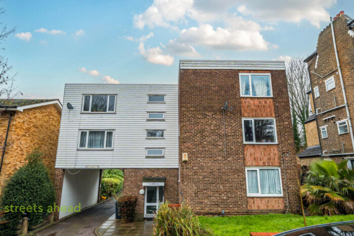 2 Bedroom Apartment For Sale In Highfield Hill, London, SE19
