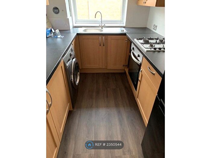 2 Bedroom Flat To Rent In Maldon Road, London, SM6