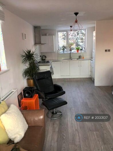 1 Bedroom Flat To Rent In Dunston Rd, London, SW11