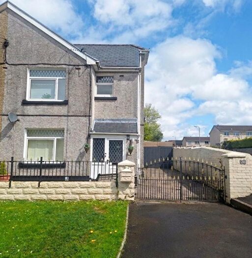 3 Bedroom Semi Detached House For Sale In Neuadd Road, Gwaun Cae Gurwen, Ammanford, SA18