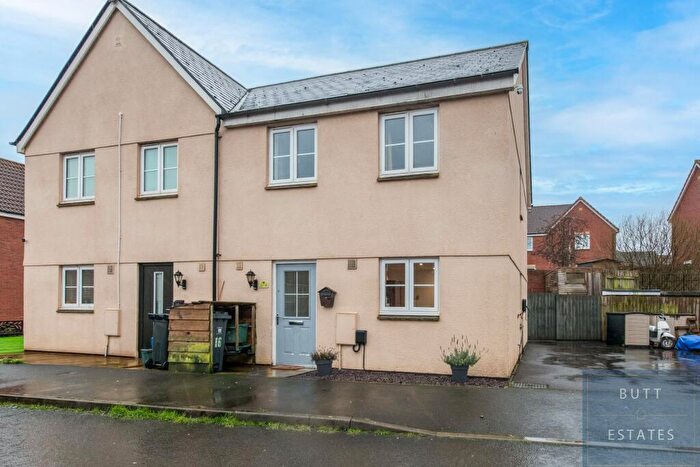 3 Bedroom Semi-Detached House For Sale In Brooks Warren, Exeter, EX5