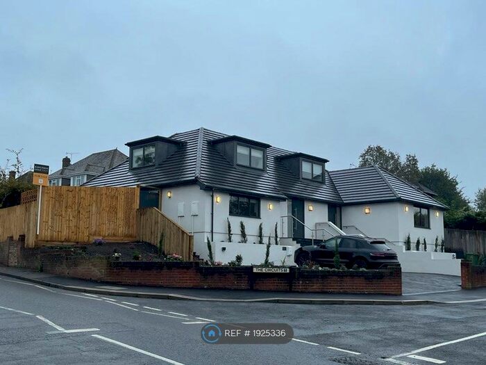 3 Bedroom Bungalow To Rent In The Circuits, Pinner, HA5