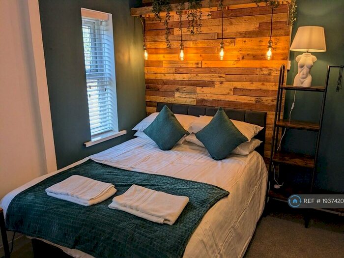 2 Bedroom Terraced House To Rent In Neath Road, Plasmarl, Swansea, SA6