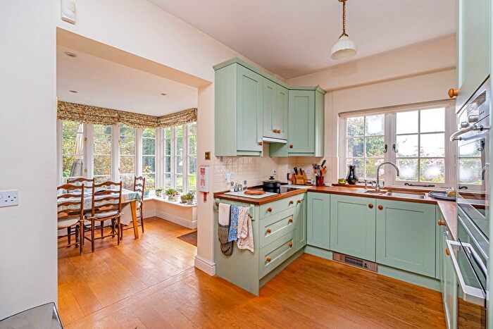 3 Bedroom Detached House For Sale In Orleans Road, Twickenham, TW1