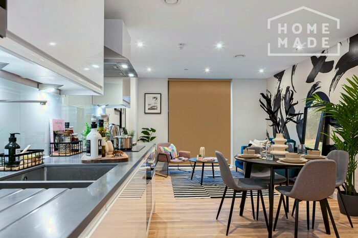 Studio To Rent In Castle Park View, Bristol, BS2