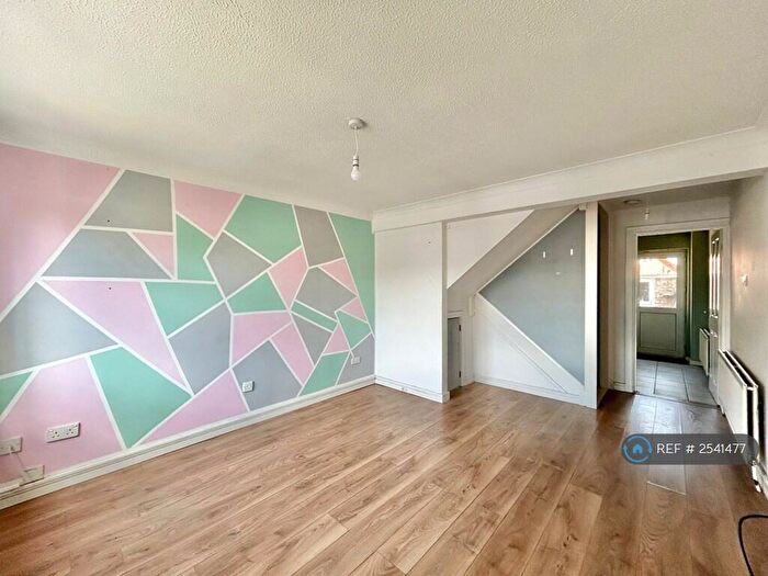 4 Bedroom Terraced House To Rent In Periwinkle Close, Sittingbourne, ME10