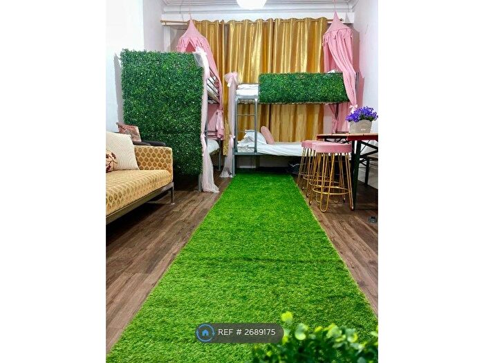 2 Bedroom Flat To Rent In Oriental Place, Brighton, BN1