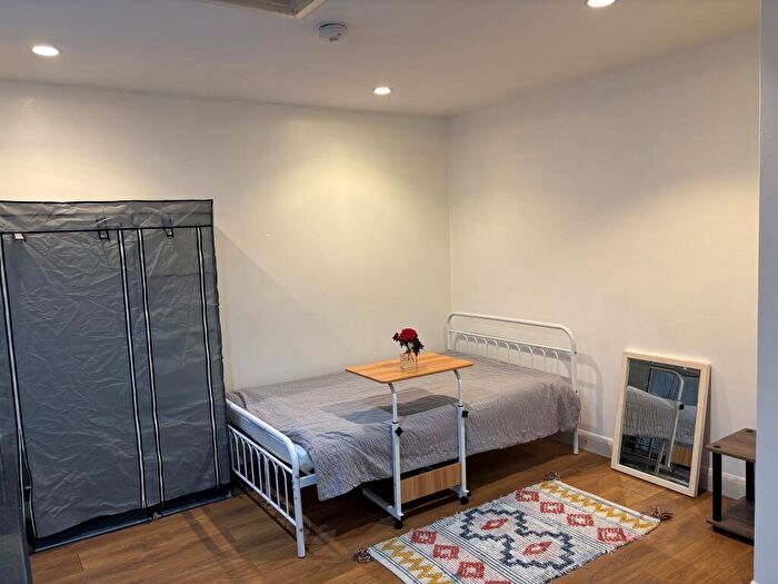 Studio To Rent In Christchurch Road, Bournemouth, Dorset, BH1