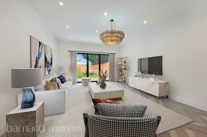 3 Bedroom House To Rent In Douglas Road, Surbiton, KT6