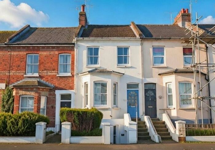 2 Bedroom Flat For Sale In Newland Road, Worthing, West Sussex, BN11