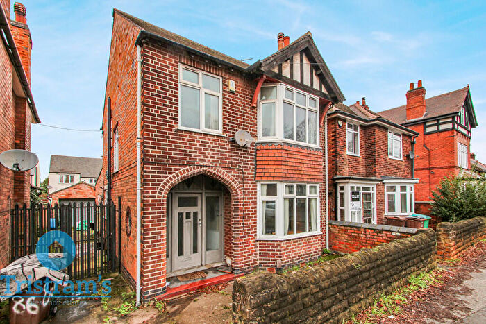 4 Bedroom Semi Detached House To Rent In Beeston Road, Dunkirk, NG7