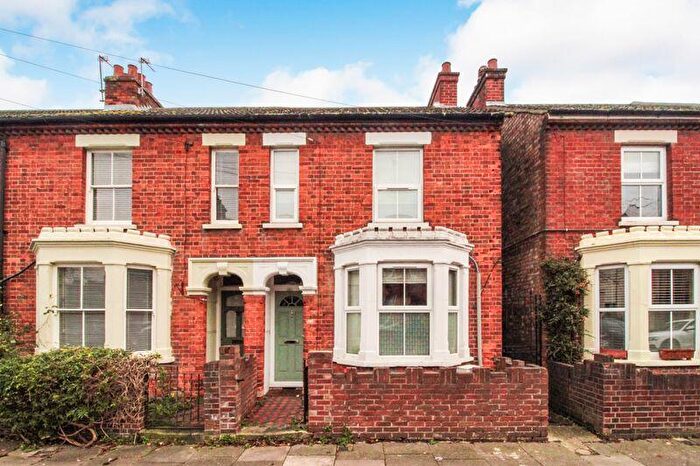 3 Bedroom End Of Terrace House For Sale In Dudley Street, Bedford, MK40