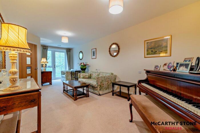 1 Bedroom Apartment For Sale In Lambrook Court, Gloucester Road, Larkhall, Bath, BA1