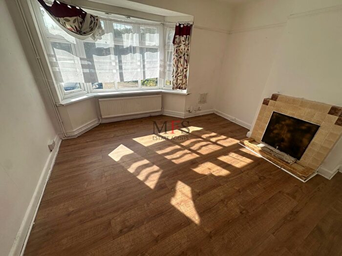 4 Bedroom Terraced House To Rent In Southall Lane, Cranford, TW5
