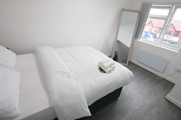 2 Bedroom Flat To Rent In Barlow Moor Road, Chorlton, M21