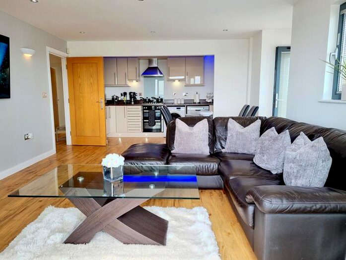 2 Bedroom Flat To Rent In St Margarets Court, Maritime Quarter, Swansea, SA1