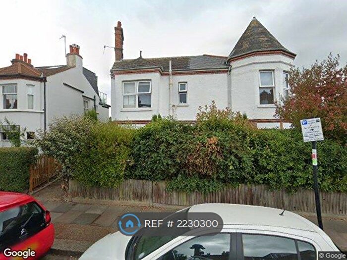 3 Bedroom Maisonette To Rent In Beechcroft Road, London, SW17
