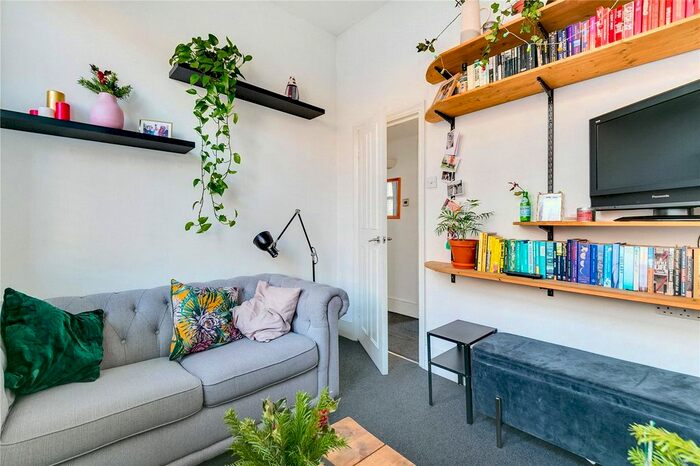 2 Bedroom Flat To Rent In Upper Richmond Road, London, SW15