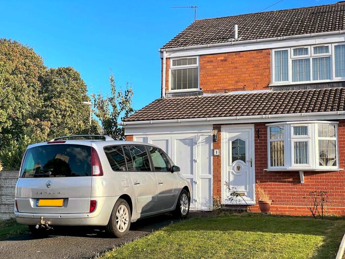 3 Bedroom Semi-Detached House To Rent In Red Leasowes Road, Halesowen, West Midlands B63