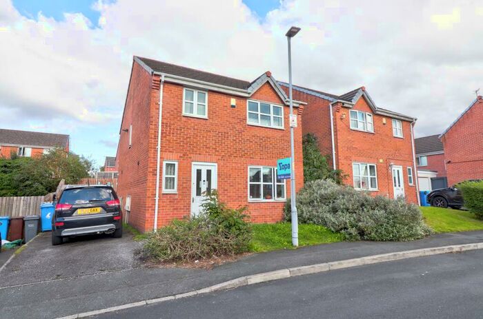 4 Bedroom Detached House For Sale In Tadcaster Drive, Manchester, M40