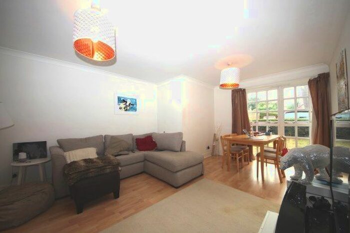 2 Bedroom Flat To Rent In Walton House, Kingston Upon Thames, KT2