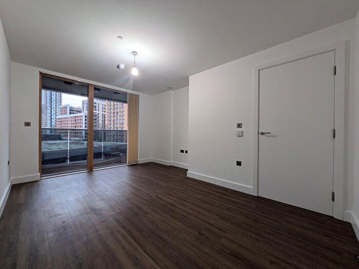 3 Bedroom Flat To Rent In Swanton Court, Jerrard Street, SE13