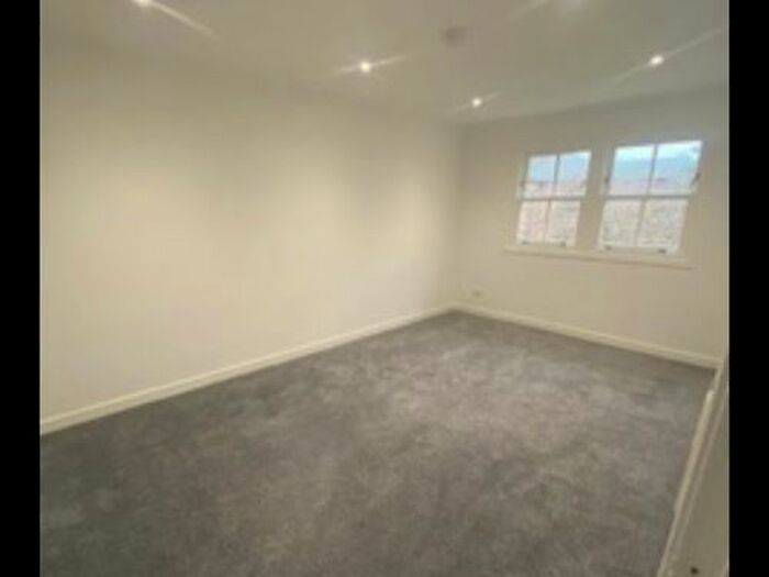 2 Bedroom Flat To Rent In Cadzow Street, Hamilton, ML3