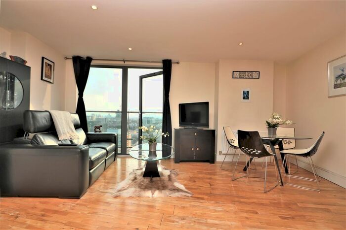 2 Bedroom Flat To Rent In Parkview Apartments, London, E14