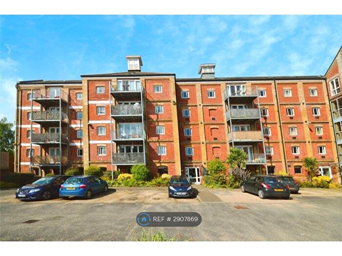 2 Bedroom Flat To Rent In Free Rodwell House, Manningtree, CO11