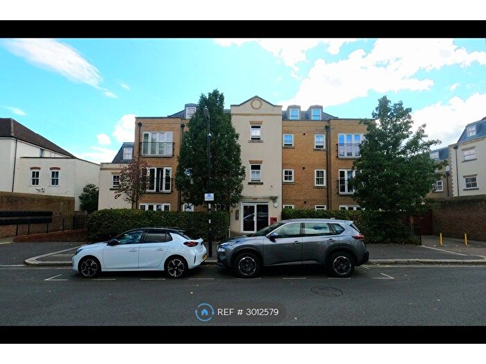 2 Bedroom Flat To Rent In The Old Courthouse, Epsom, KT18