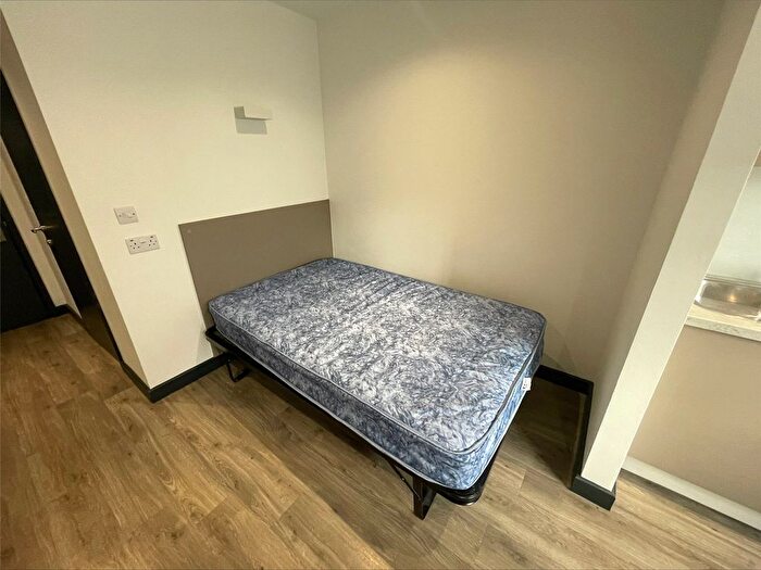 1 Bedroom Studio To Rent In Dumfries Street, Luton, Bedfordshire, LU1