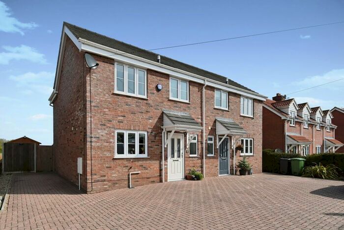 3 Bedroom Semi-Detached House For Sale In The Street, Ashwellthorpe, Norwich, NR16