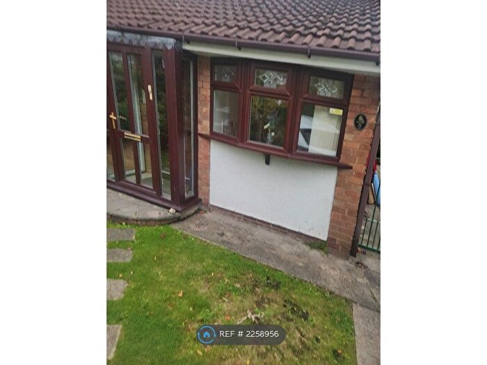 3 Bedroom Bungalow To Rent In Woburn Drive, Altrincham, WA15