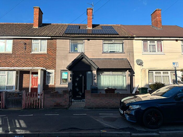 3 Bedroom Terraced House To Rent In St. Johns Road, Barking, IG11