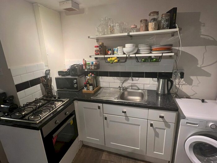 1 Bedroom Flat To Rent In Middleton, London, E8