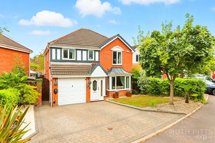4 Bedroom Detached House For Sale In Thistle Drive, Upton, WF9