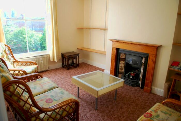 2 Bedroom Flat To Rent In Dunsmure Road, London, N16