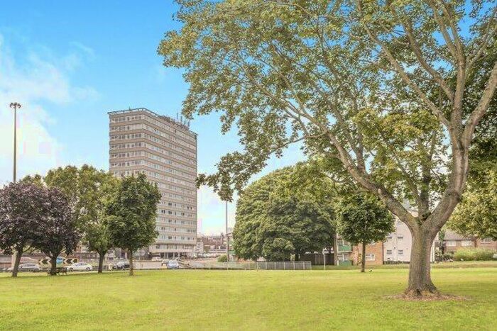 2 Bedroom Flat To Rent In Vista Tower, Stevenage, SG1
