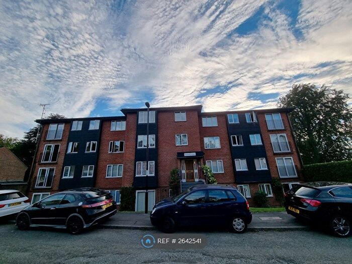 1 Bedroom Flat To Rent In Oakhill Lodge, Purley, CR8